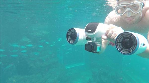 “潜龙二号”开年首潜引关注，鳍源科技领跑消费级水下机器人行业