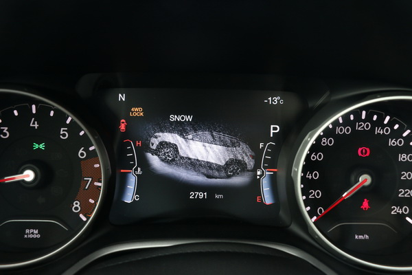 jeep4x4的黑科技体验四季路况,jeeplimited4x4