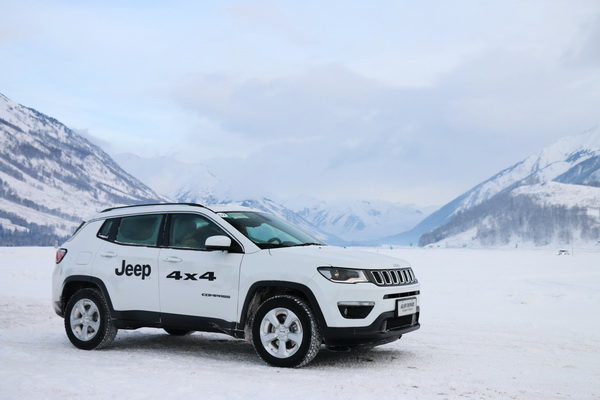 jeep4x4的黑科技体验四季路况,jeeplimited4x4