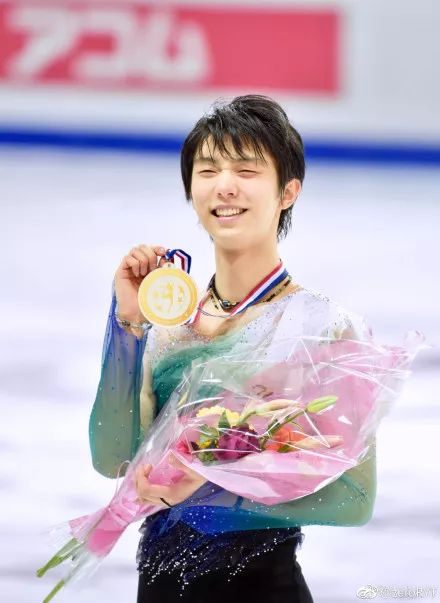 看完这篇文，你就明白央视女主播为什么对他痴狂？