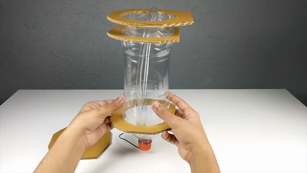 手工制作饮水机教程不用塑料水瓶,塑料瓶做饮水机简单的方法