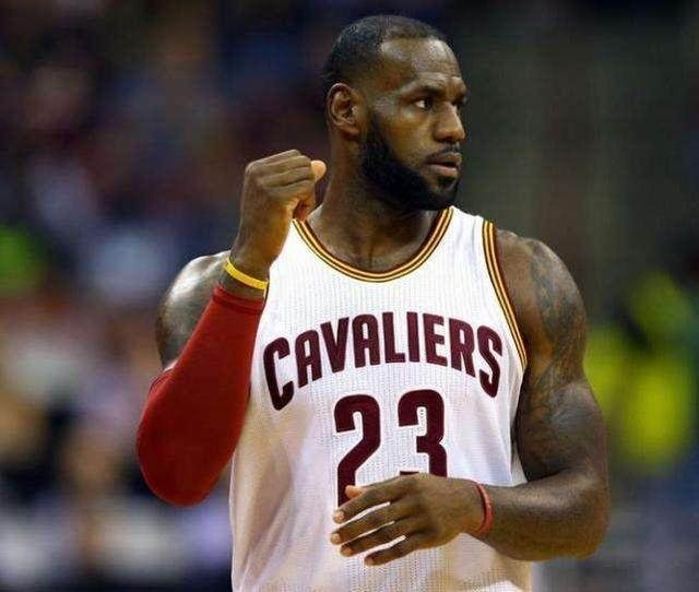 舌头宜解不宜结！NBA球星拜年用辱华字眼却称：舌头打结了