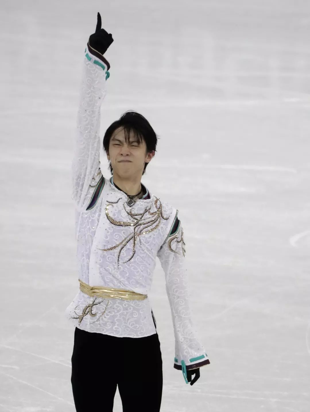 看完这篇文，你就明白央视女主播为什么对他痴狂？