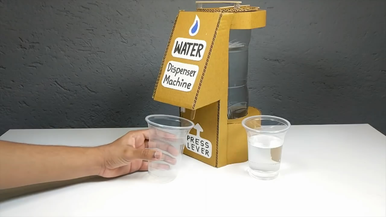 手工制作饮水机教程不用塑料水瓶,塑料瓶做饮水机简单的方法