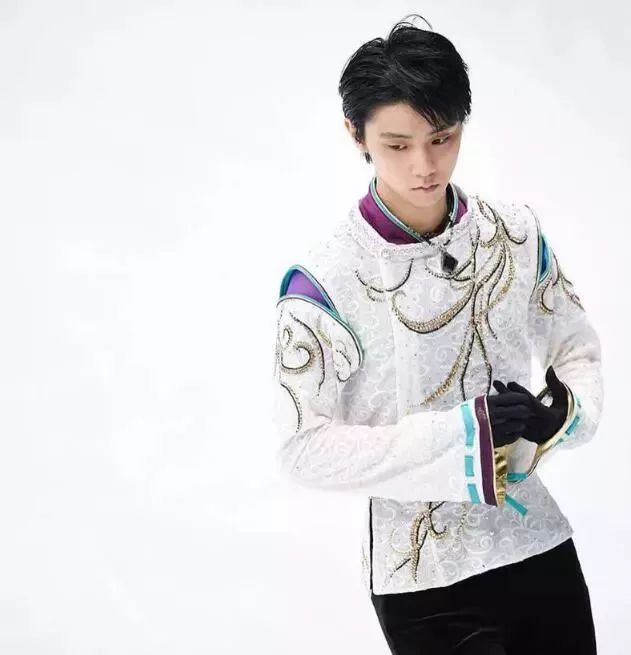 看完这篇文，你就明白央视女主播为什么对他痴狂？