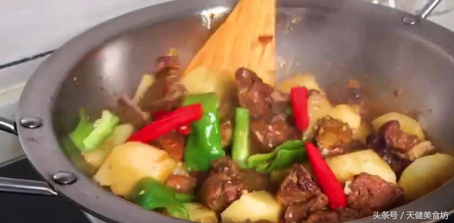 土豆烧排骨超级下饭的家常菜,黄豆酱土豆烧排骨家常做法不辣的