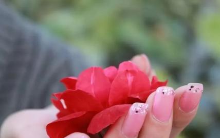 产后大姨妈跟以前不一样,产后大姨妈和以前一样吗