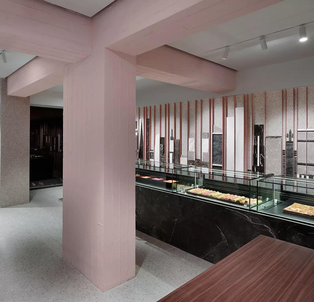 水磨石和瓷砖哪个好？水磨石地面价格，水磨石多少钱一平方