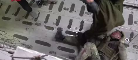 红海张译和杜江饰演谁呀,张译在红海中演什么角色