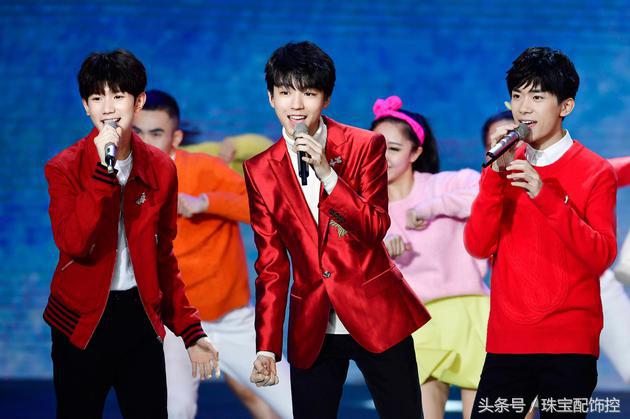 袁泉李易峰,袁泉白衬衣走红毯惊艳场面