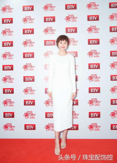 袁泉李易峰,袁泉白衬衣走红毯惊艳场面