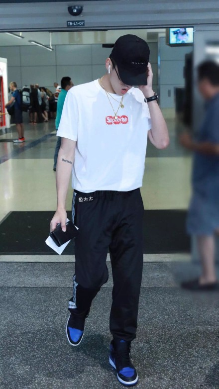 airjordan1发布第二年销量,airjordan1各种黑红复刻区别