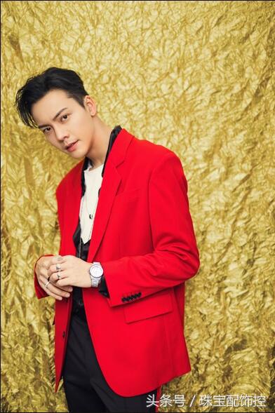 袁泉李易峰,袁泉白衬衣走红毯惊艳场面