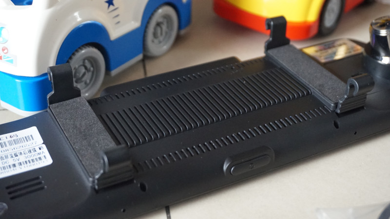 全面屏与后视镜的组合，威路特M8带来更安全的行车体验