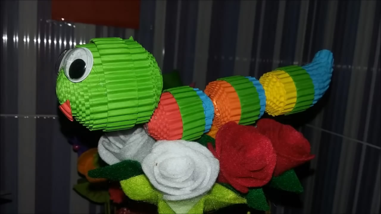 用卫生纸做的毛毛虫简单又好看,儿童手工纸做毛毛虫