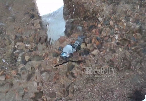 劳力士绿水鬼扔进水里,劳力士黑水鬼真实事件