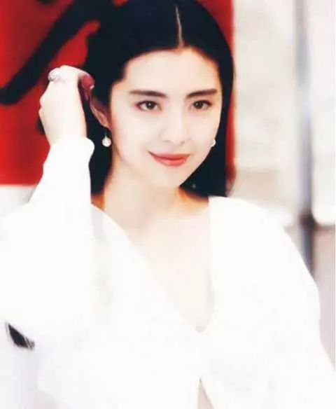 王祖贤白蛇口红色号,王祖贤推荐口红牌子是哪个