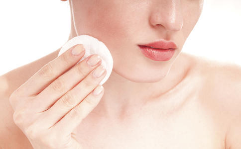 cc霜和bb霜哪个更好用,bb霜cc霜和气垫的区别