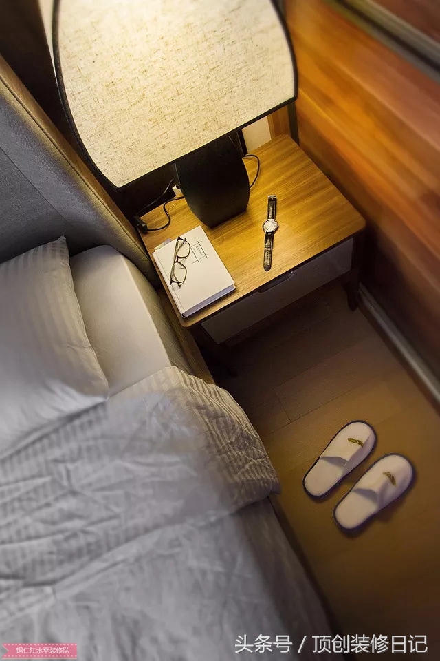 铜仁沙发装修效果图,极简原木风格沙发墙