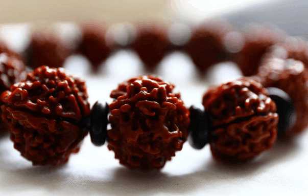 最适合男人佩戴的手串都在这里,小叶紫檀手串15颗适合男人戴吗