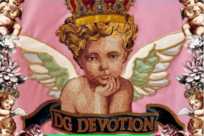 抱着狗狗走秀,抱着狗狗模特走秀视频