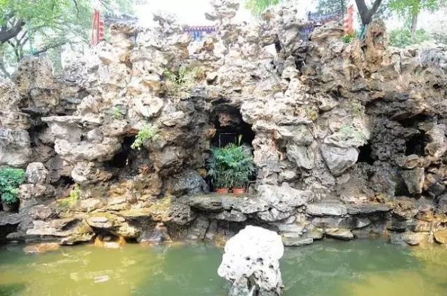 冬天去哪里旅游暖和特点美食,冬季游玩攻略美食推荐