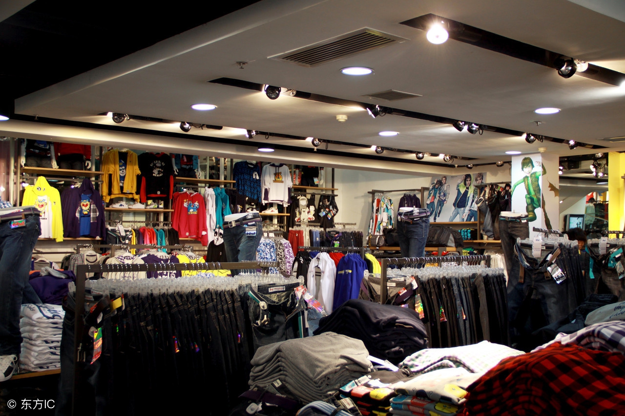 优衣库与森马美邦,优衣库和美特斯邦威的成败分析