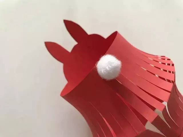 怎么用纸做元宵形状的小灯笼,简单用卡纸做一个元宵节小灯笼
