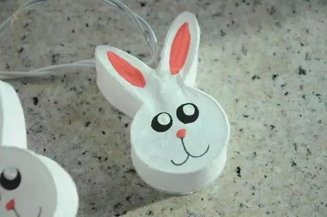 怎么用纸做元宵形状的小灯笼,简单用卡纸做一个元宵节小灯笼