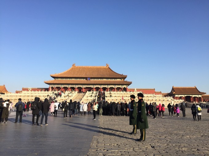 冬天去哪里旅游暖和特点美食,冬季游玩攻略美食推荐