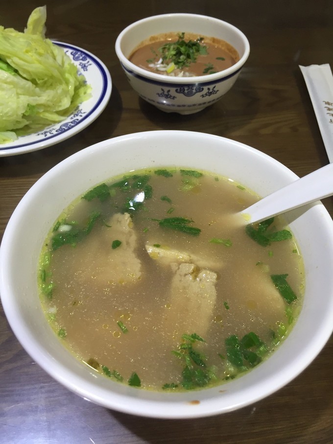 冬天去哪里旅游暖和特点美食,冬季游玩攻略美食推荐