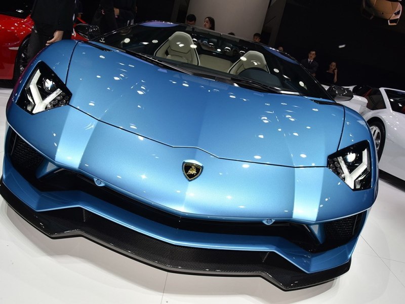 汗血宝马能买几辆兰博基尼,进口宝马和汗血马