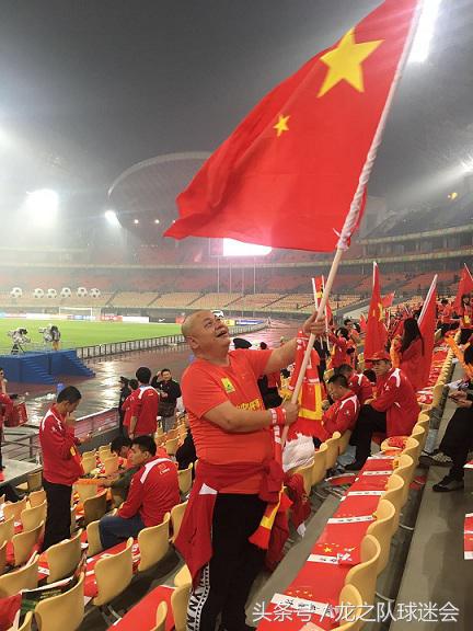 【球迷故事】爱陕西队的何大锤：热血永驻，尽此生之慷慨