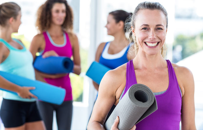 初学者适合用哪种类型的瑜伽垫,瑜伽垫怎么选新手如何选择瑜伽垫