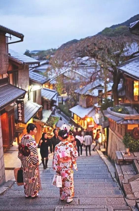 适合一个人去的9个小众旅行地,80个特点旅游活动