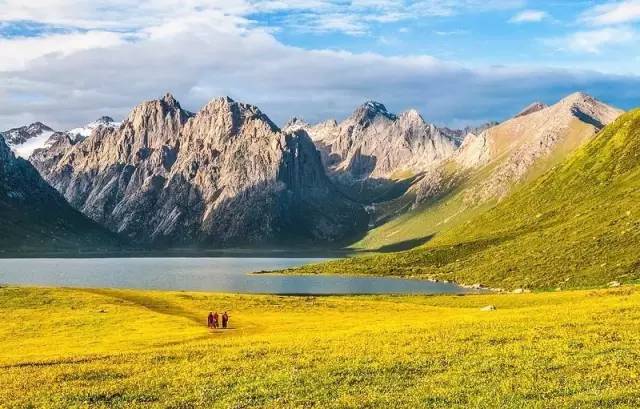 适合一个人去的9个小众旅行地,80个特点旅游活动