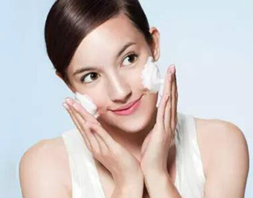 人中长痘痘的几大原因分析,易经人中长痘痘预示着什么