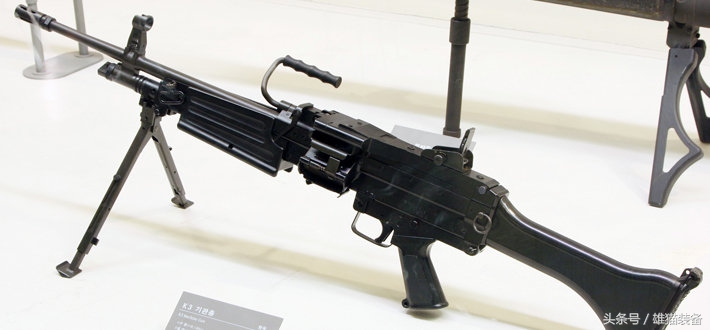 m249轻机枪真人吃鸡,m249轻机枪二战介绍视频