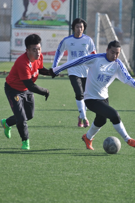 瑜伽山·精英足球队出征索福德华北区比赛首场遗憾告负