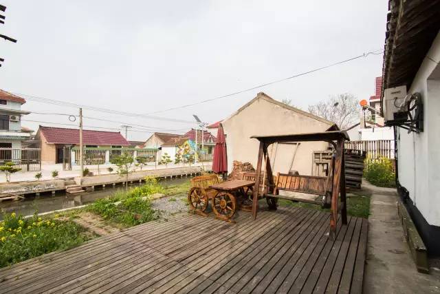 暂时逃离全是回忆的城市,暂时逃离城市的喧嚣和纷扰