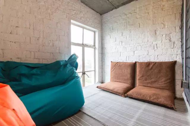 暂时逃离全是回忆的城市,暂时逃离城市的喧嚣和纷扰