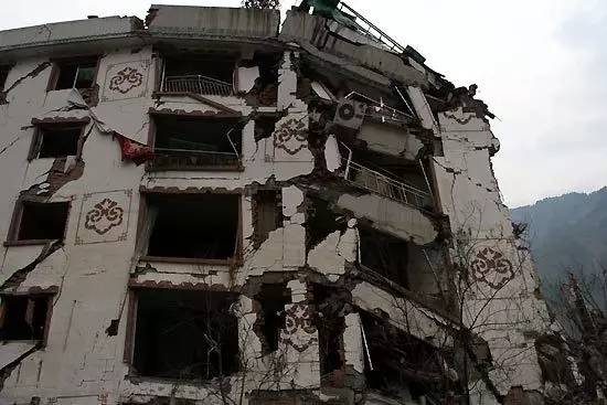 2008年5月12日汶川地震纪念图片,记汶川地震八周年作文