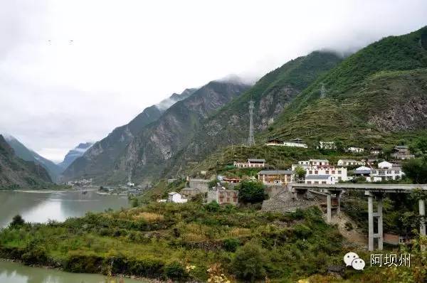 512汶川地震十二年铭记历史,缅怀汶川512地震