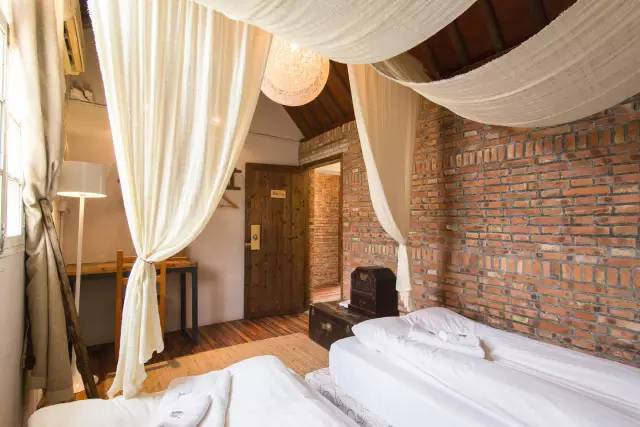 暂时逃离全是回忆的城市,暂时逃离城市的喧嚣和纷扰