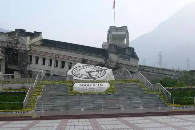 2008年5月12日汶川地震纪念图片,记汶川地震八周年作文