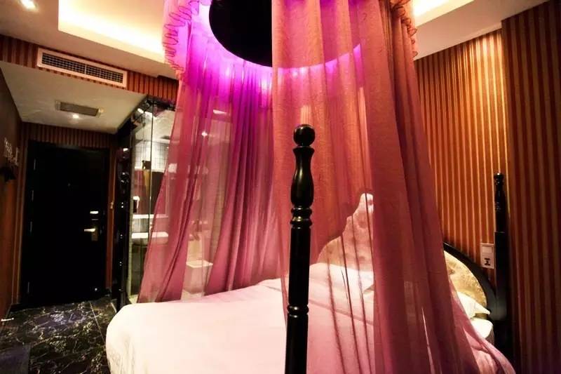 在青岛对你爱爱爱不完，却没想到你竟然是这种店！