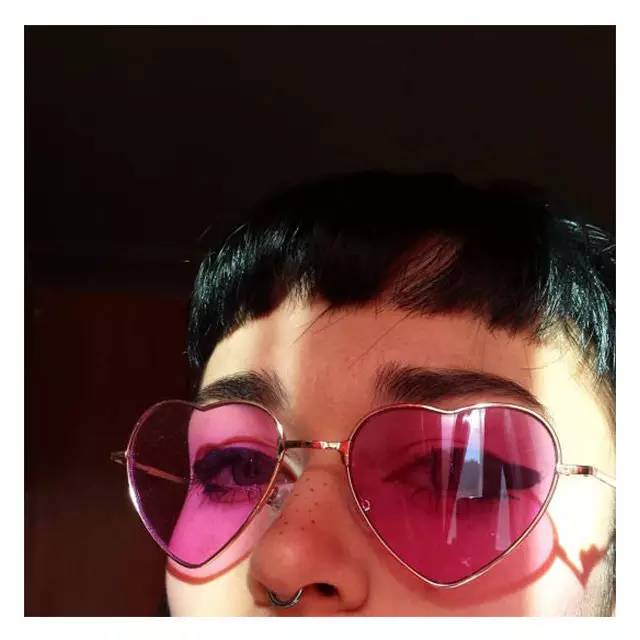 女士时尚太阳镜推荐哪款好看一点,今年最时髦的太阳镜款式