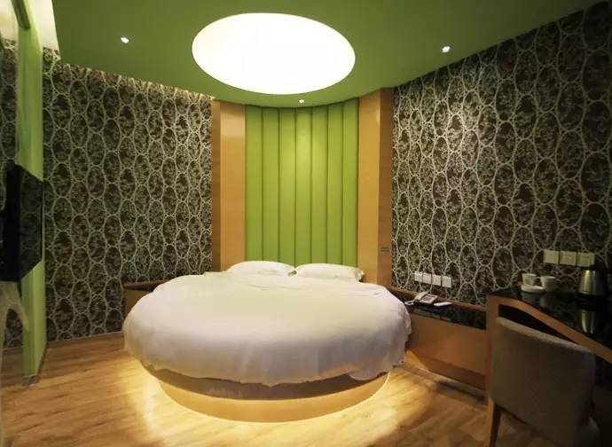 在青岛对你爱爱爱不完，却没想到你竟然是这种店！