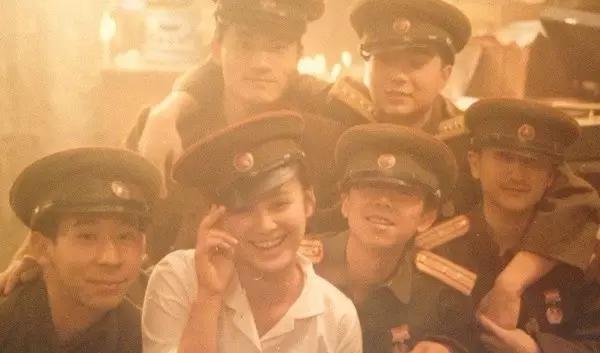 夏天西瓜和空调最配,夏天西瓜和冰汽水更配