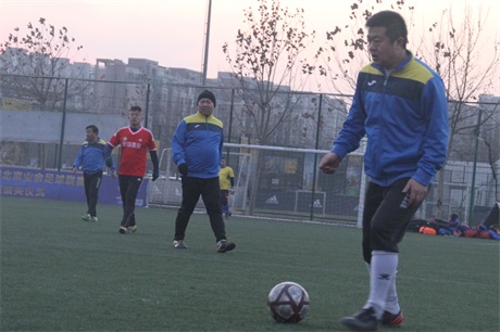 瑜伽山·精英足球队出征索福德华北区比赛首场遗憾告负